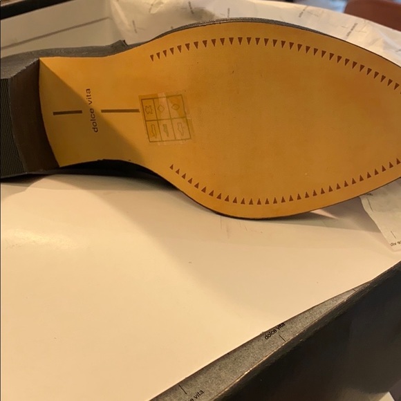 NWT dolce vita size 8 black leather ankle bootie - Picture 8 of 12